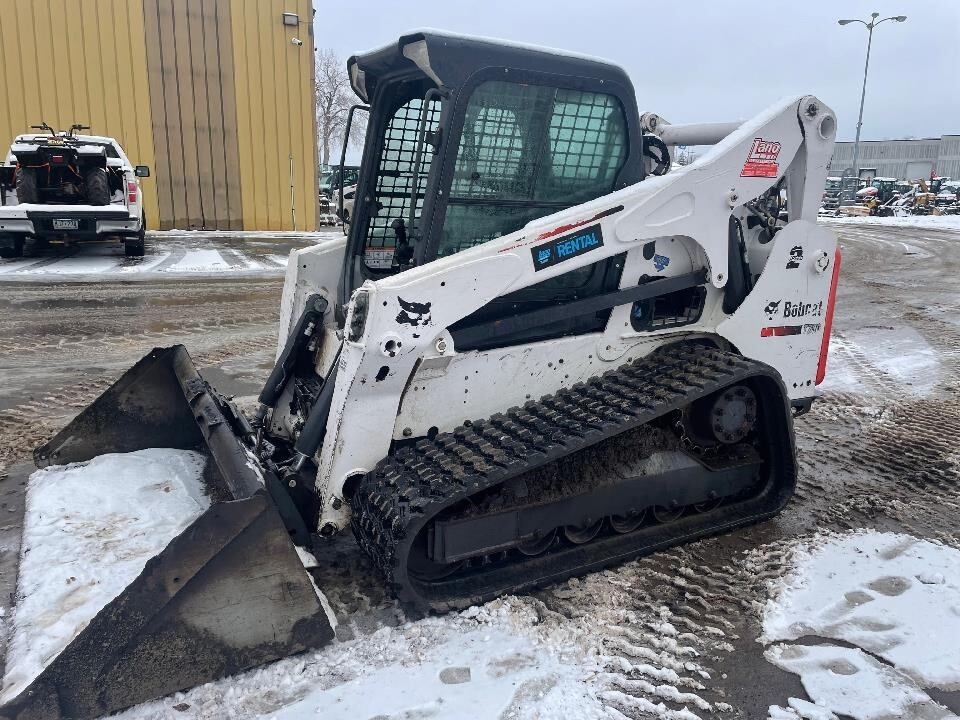 2016 BOBCAT T750 in Shakopee, MN