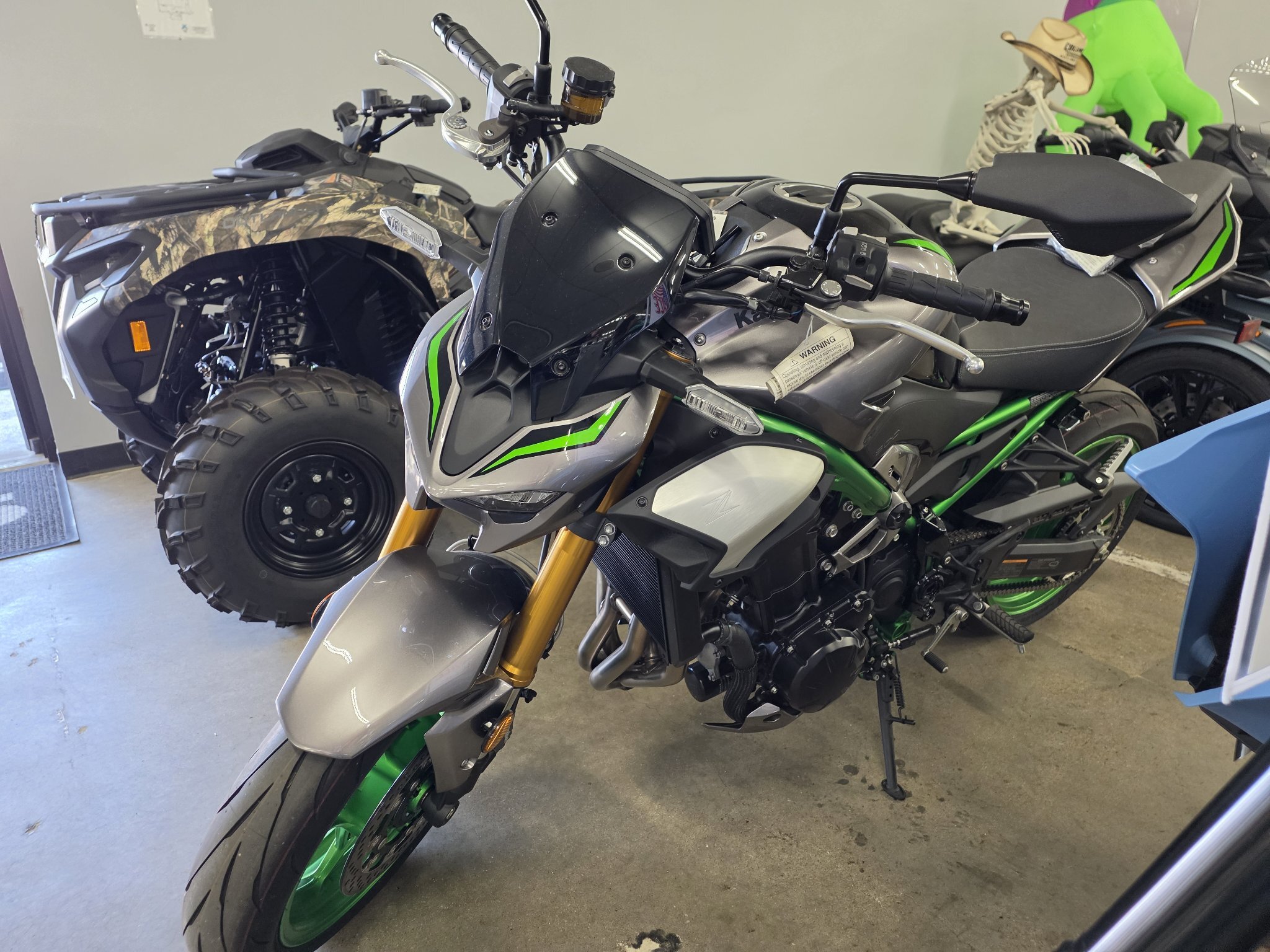 2025 Kawasaki Z900 SE ABS in columbia TN