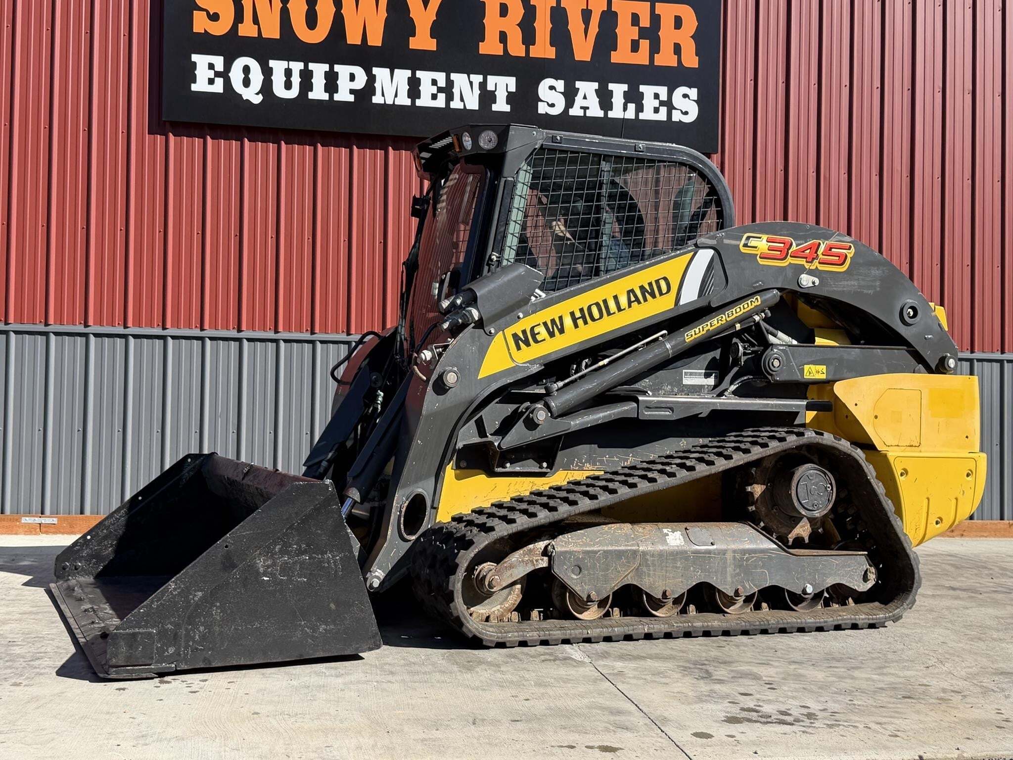 2021 NEW HOLLAND C345 in Cle Elum, WA