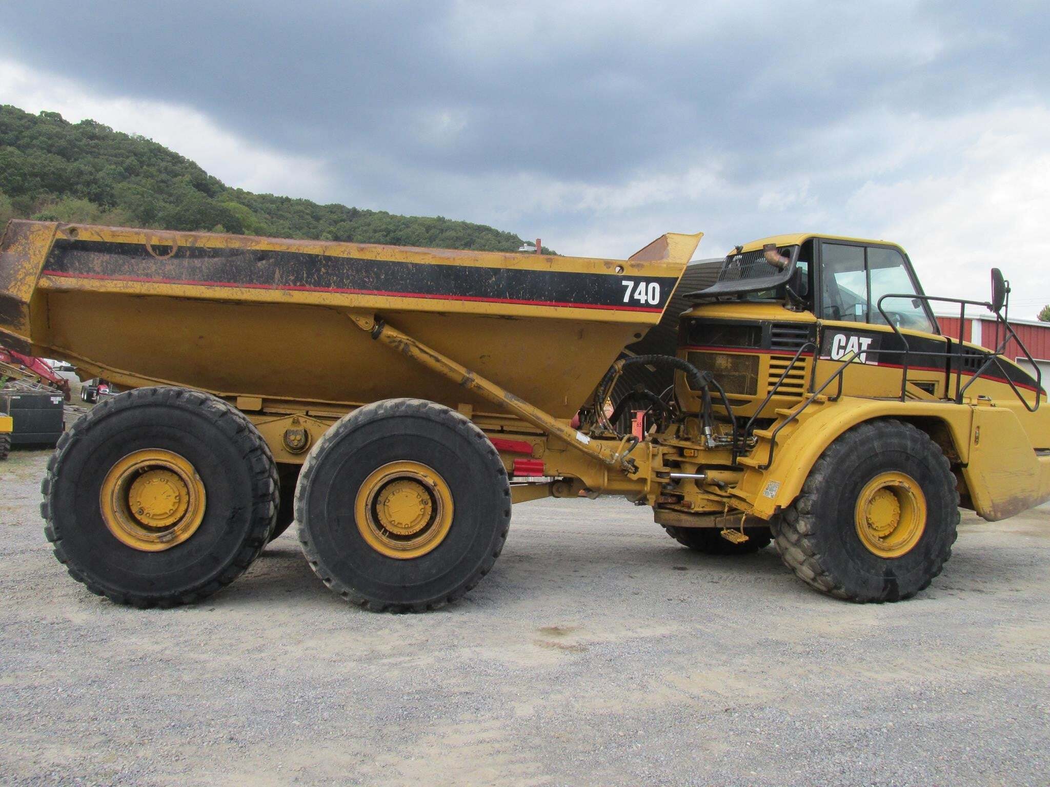 2003 CATERPILLAR 740 in Rich Creek, VA