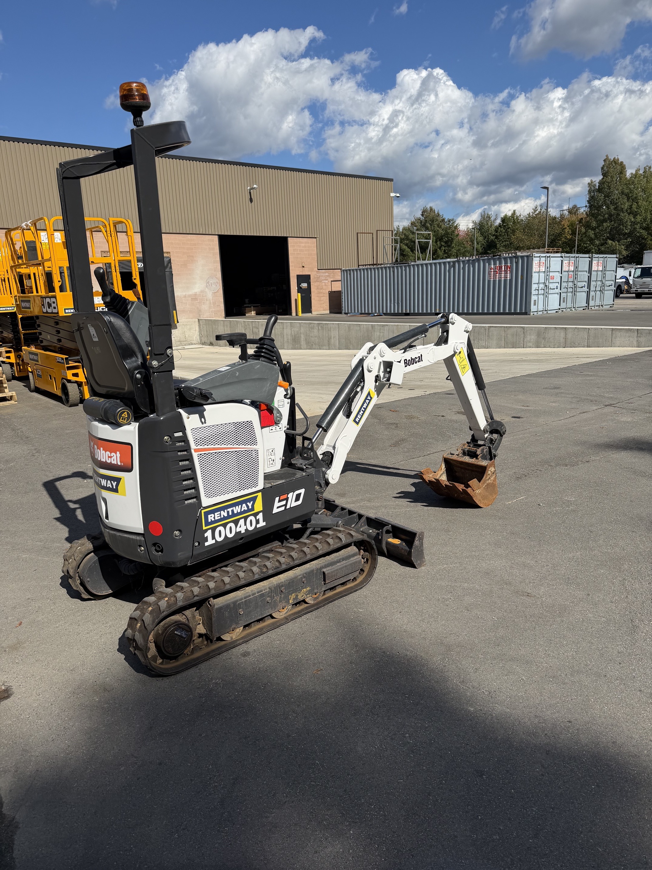 2023 BOBCAT E10 in Merrimack, NH