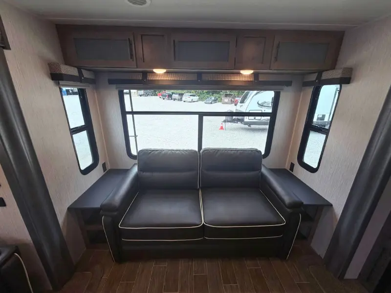 2020 Forest River Palomino Puma 31RLQS