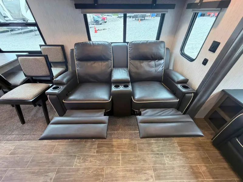 2020 Forest River Palomino Puma 31RLQS