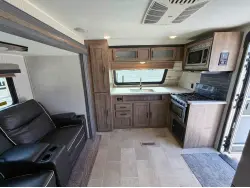 2021 Forest River Palomino Puma XLE Lite 22FKC