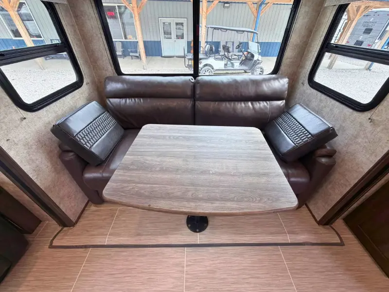2018 Highland Ridge Mesa Ridge Lite 2410RL