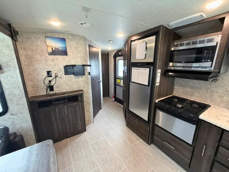 2018 Highland Ridge Mesa Ridge Lite 2410RL