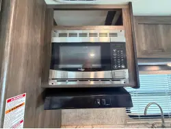 2018 Highland Ridge Mesa Ridge Lite 2410RL
