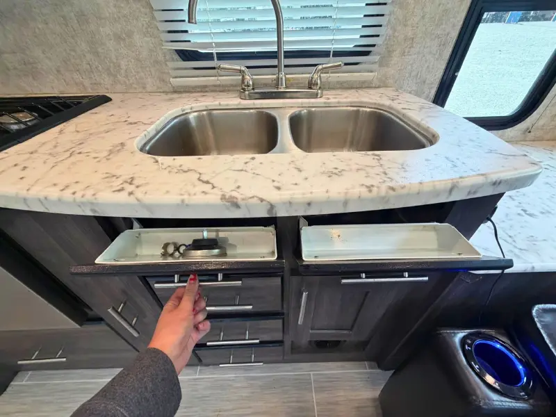 2018 Highland Ridge Mesa Ridge Lite 2410RL