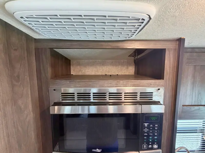 2018 Highland Ridge Mesa Ridge Lite 2410RL