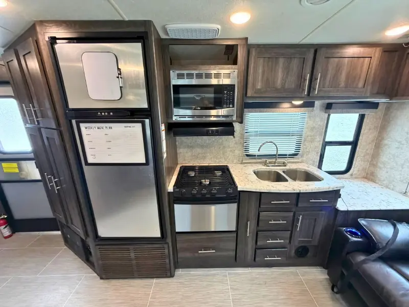 2018 Highland Ridge Mesa Ridge Lite 2410RL