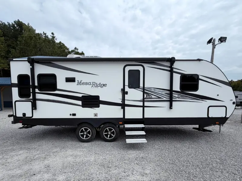 2018 Highland Ridge Mesa Ridge Lite 2410RL