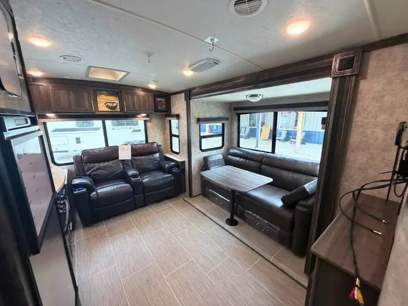 2018 Highland Ridge Mesa Ridge Lite 2410RL