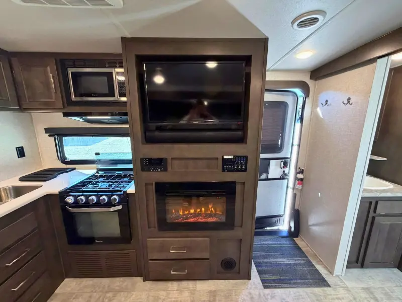 2021 Forest River Flagstaff Micro Lite 25FBLS