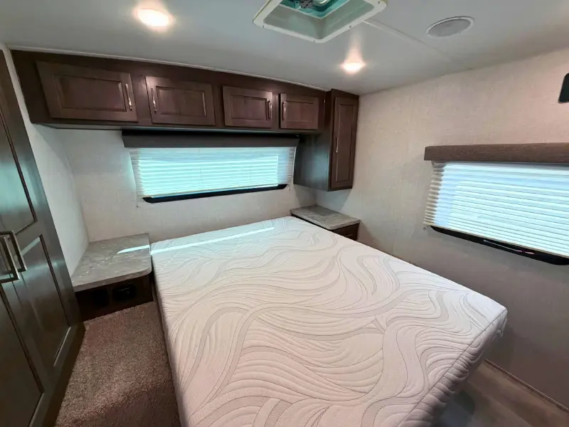 2021 Forest River Flagstaff Micro Lite 25FBLS