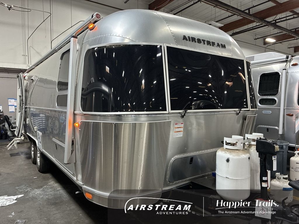 2022 Airstream 27 Front Bed Twin 30RB Twin in fairfield CA