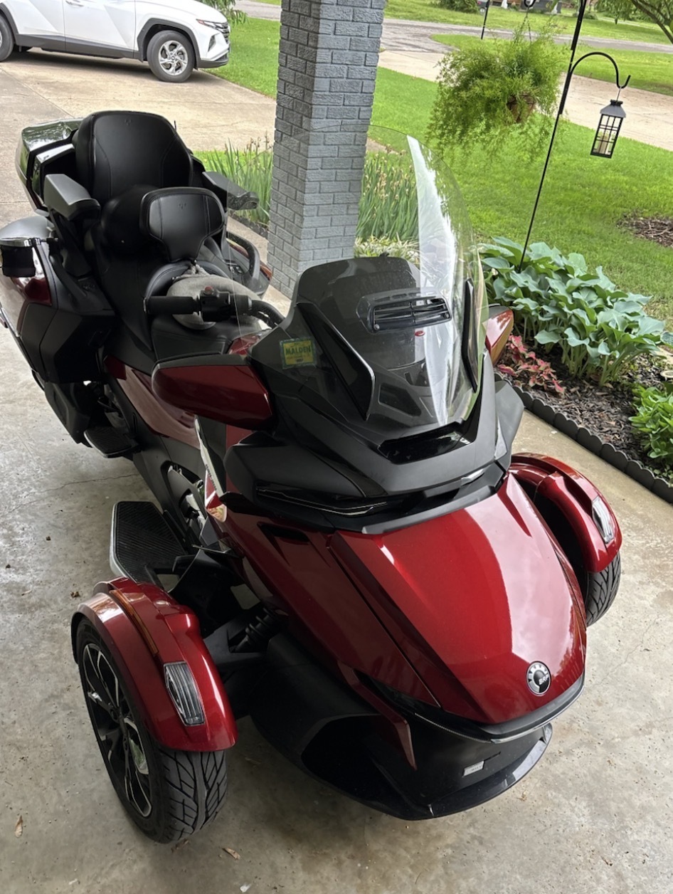 2020 Can-Am SPYDER RT LIMITED Cruiser motorcycle