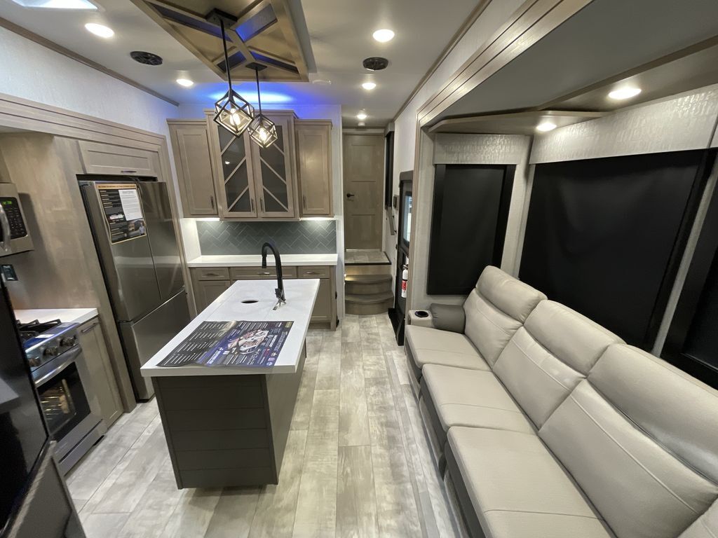 2023 Grand Design MOMENTUM M-CLASS 381MS RV
