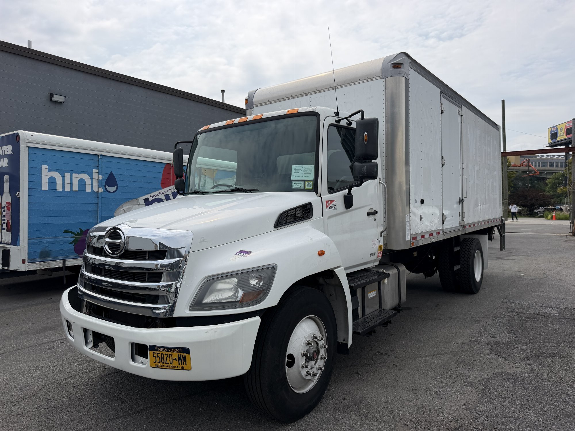 2019 HINO 258/268 in Plainview, NY