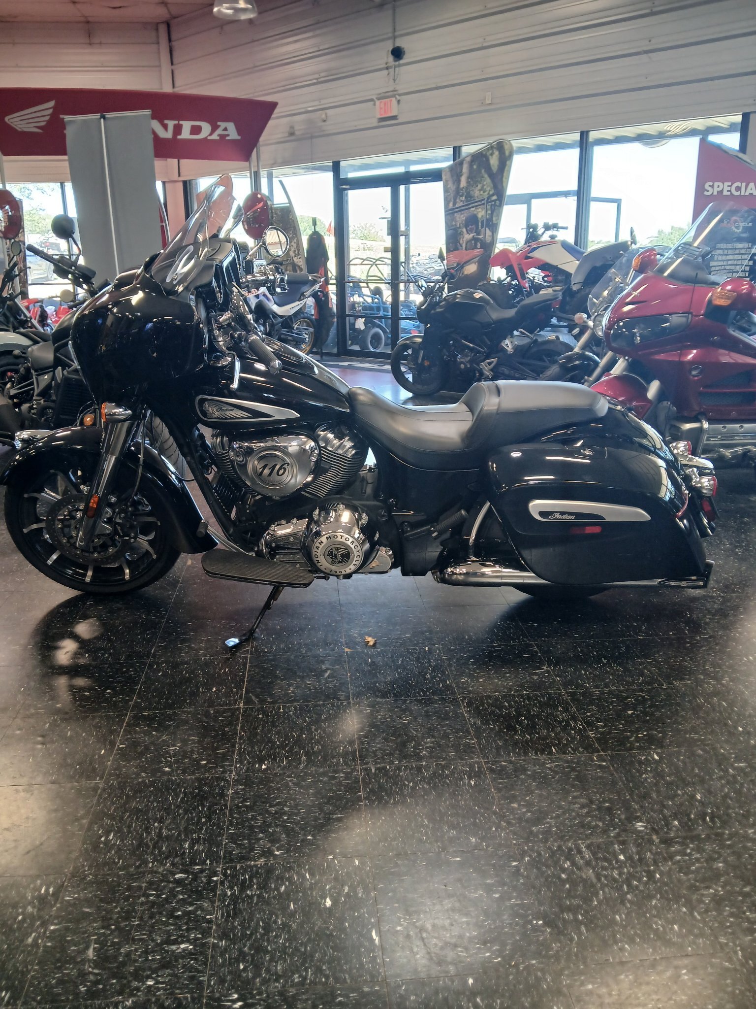 2023 Indian Motorcycle Chieftain® Limited LIMITED in Broken Arrow, OK
