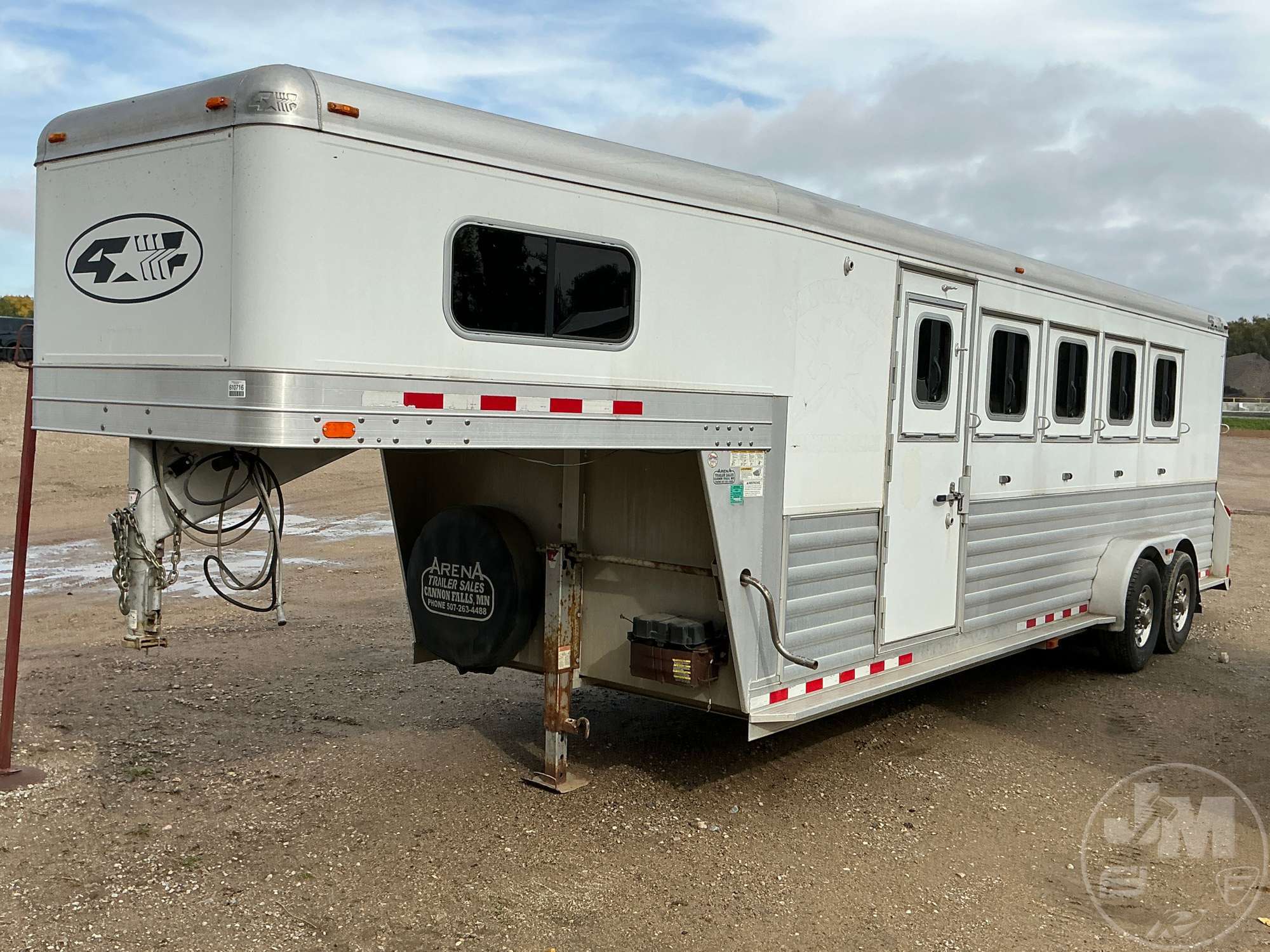 2010 FOUR STAR 5 HORSE in Glencoe, MN