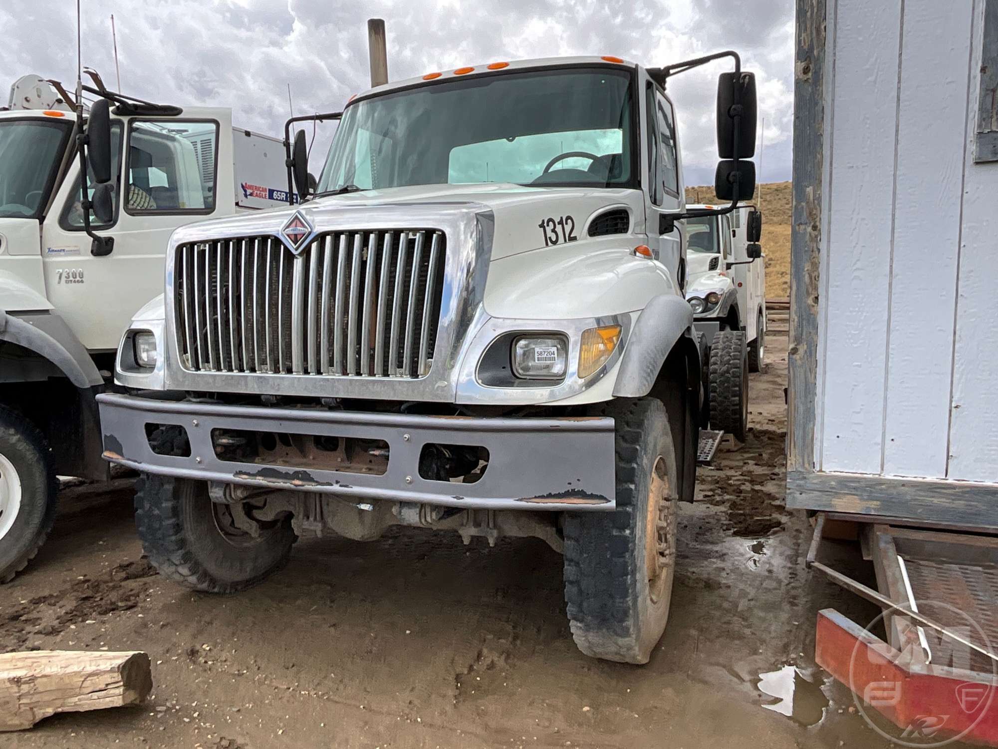 2006 INTERNATIONAL 7300 4X4 in Online