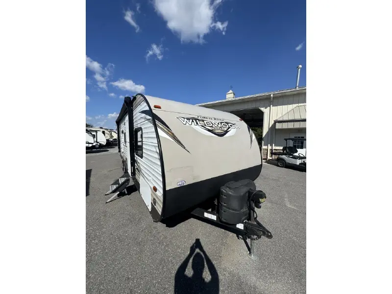 2019 FOREST RIVER WILDWOOD 273QBXL