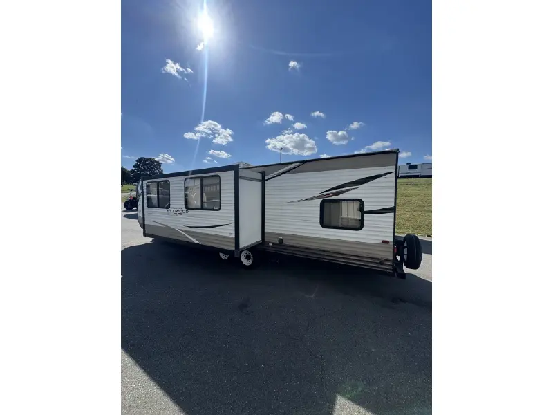 2019 FOREST RIVER WILDWOOD 273QBXL