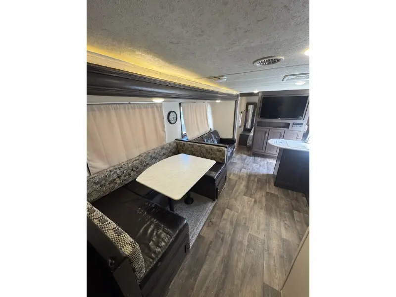 2019 FOREST RIVER WILDWOOD 273QBXL