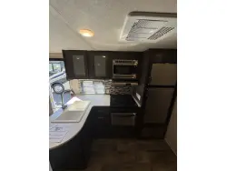2019 FOREST RIVER WILDWOOD 273QBXL