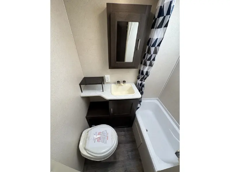 2019 FOREST RIVER WILDWOOD 273QBXL
