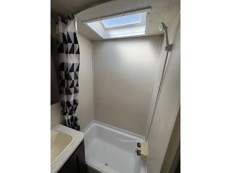 2019 FOREST RIVER WILDWOOD 273QBXL