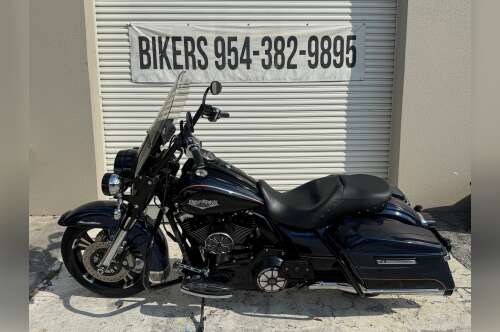 2014 Harley-Davidson ROAD KING in fort lauderdale FL