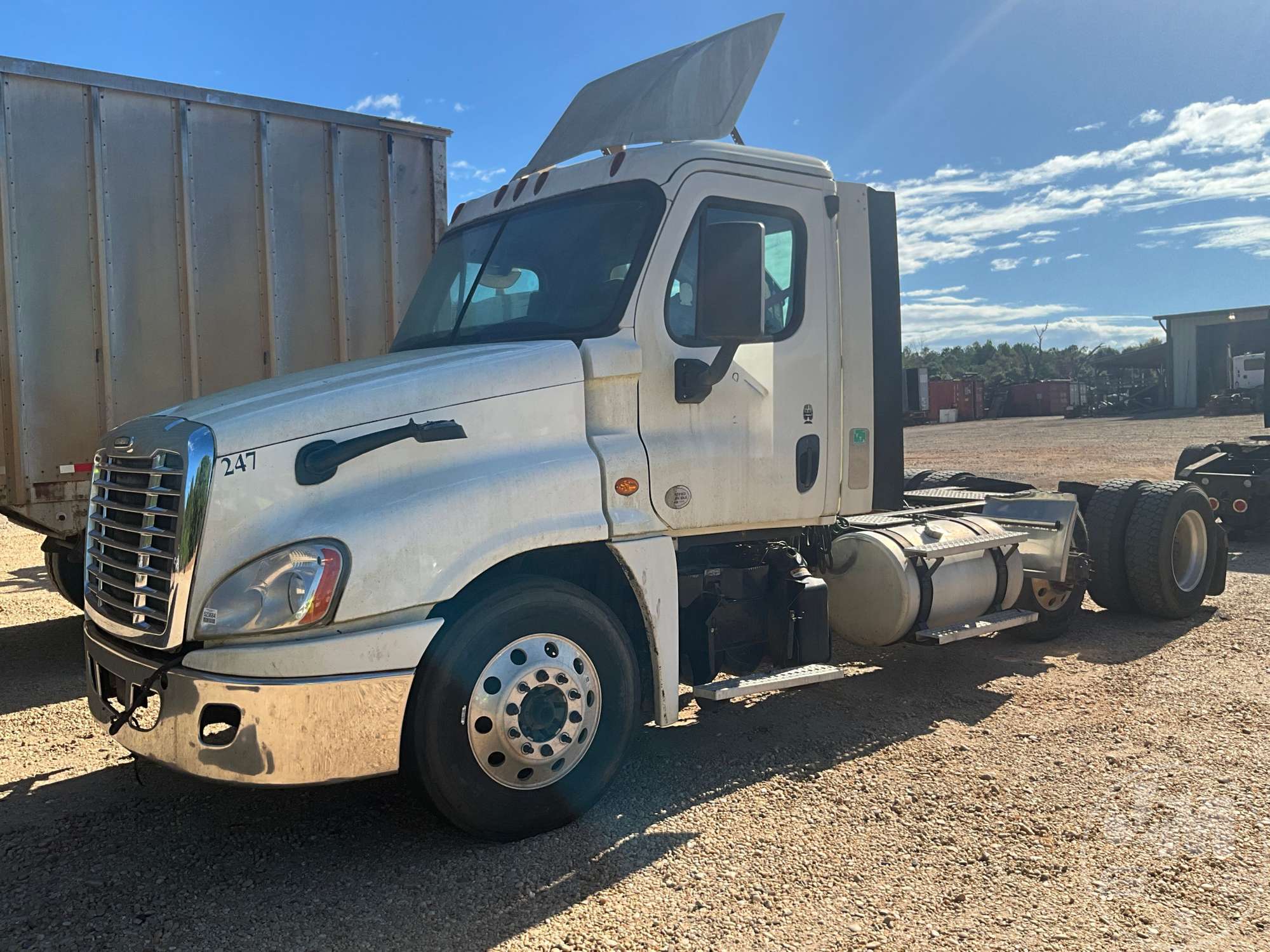 2015 FREIGHTLINER CASCADIA in Online