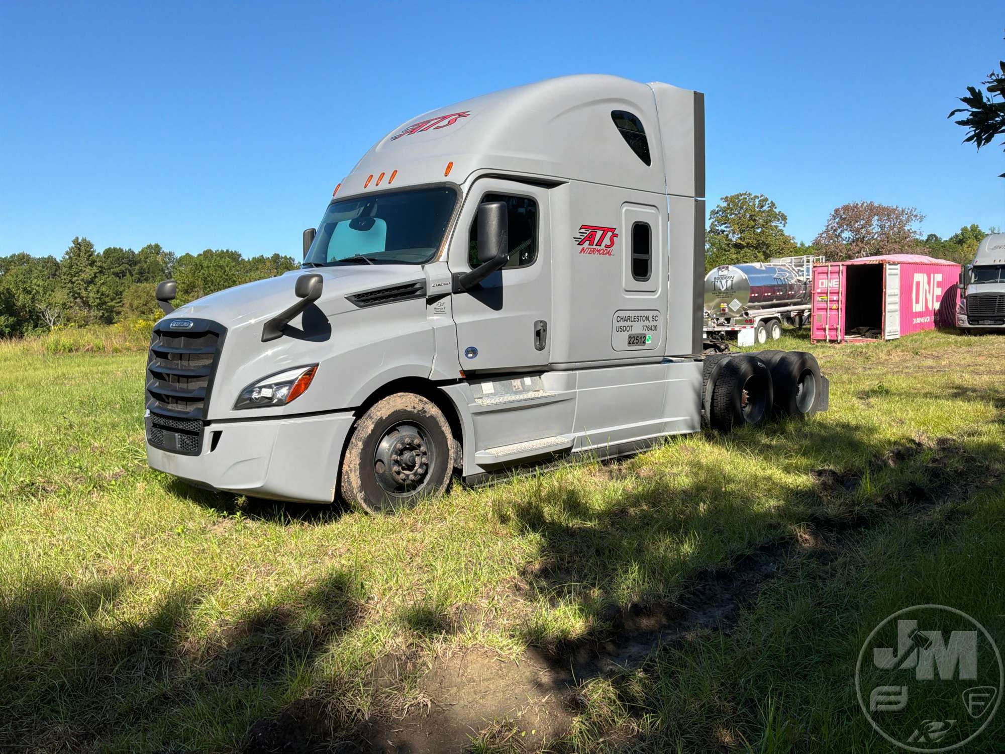 2020 FREIGHTLINER CASCADIA in Online