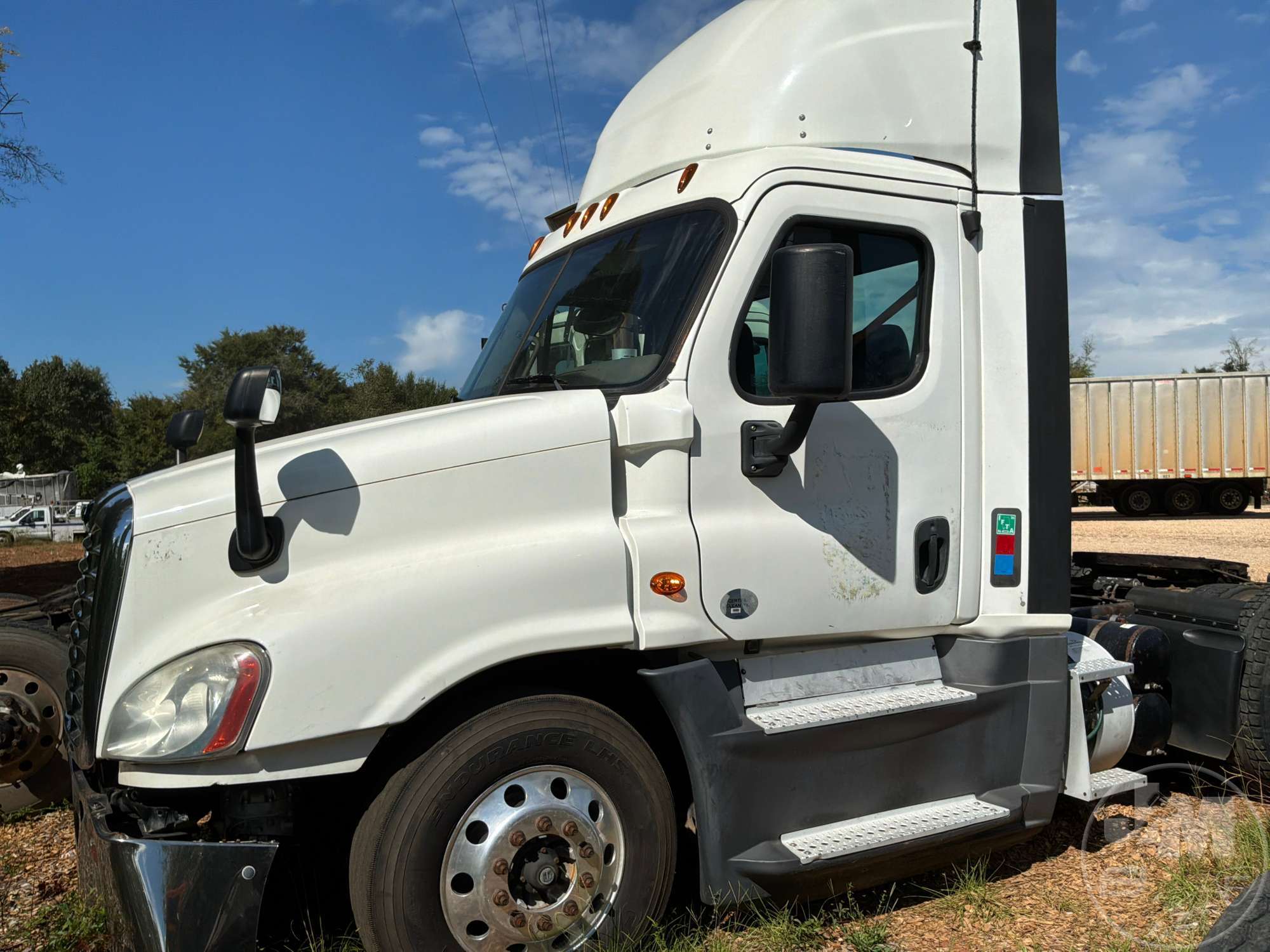 2015 FREIGHTLINER CASCADIA CA125 in Online