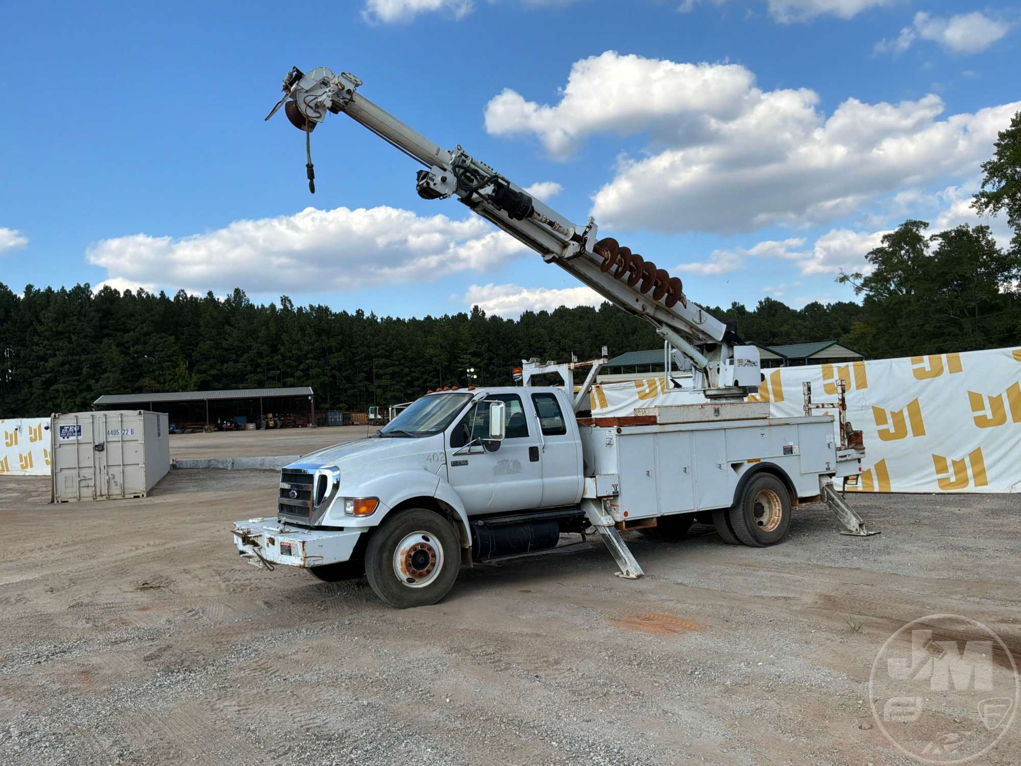 2008 FORD F-750 in Pelzer, SC