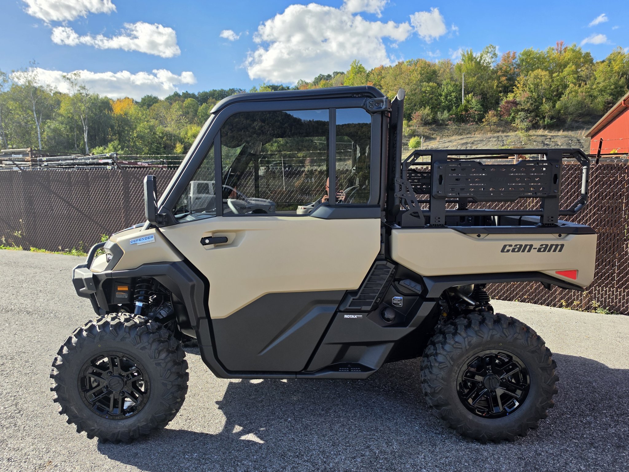 2027 Can-Am Defender XU Limited HD11 in tyrone PA
