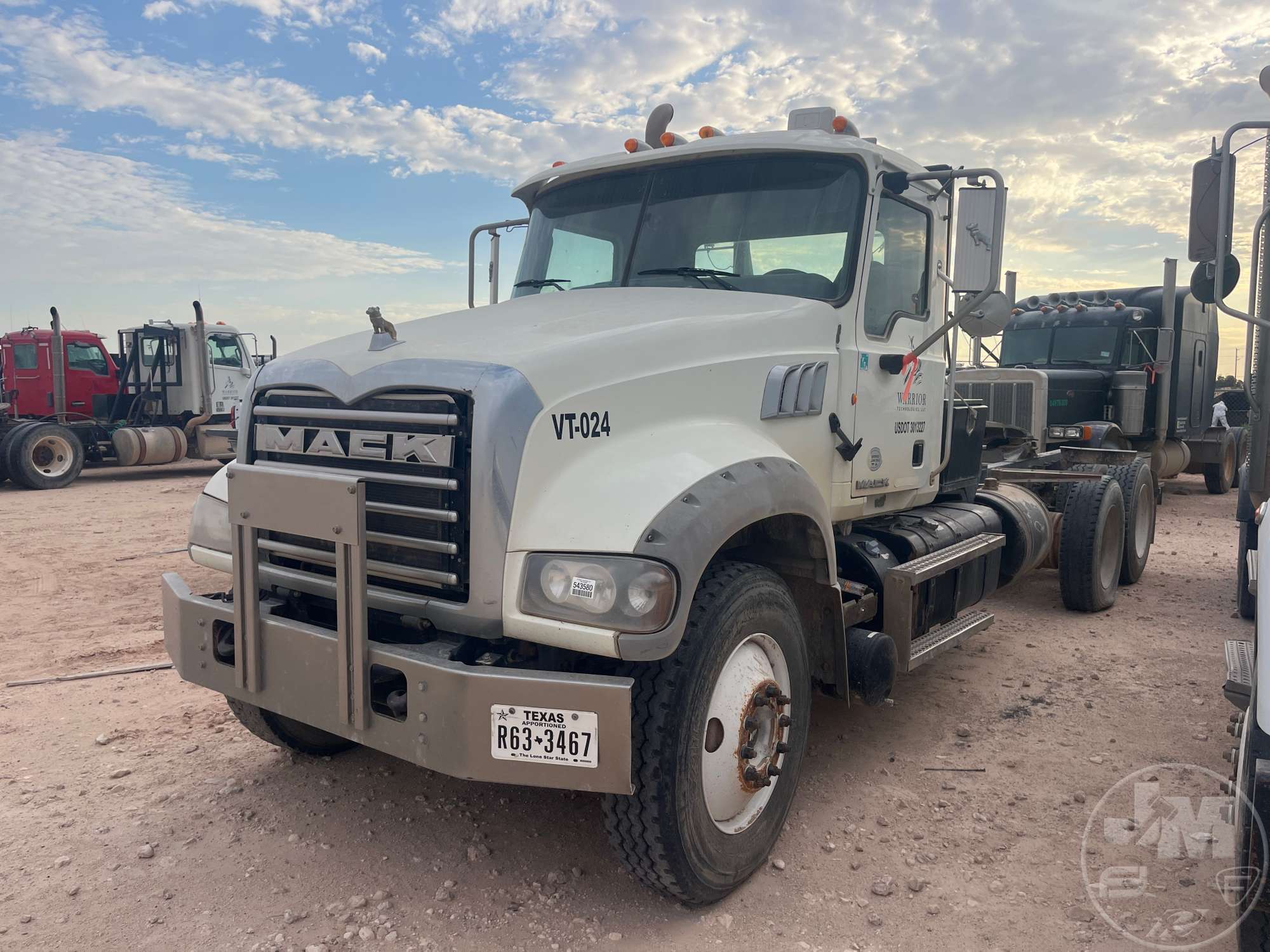 2013 MACK GU713 in Midland, TX