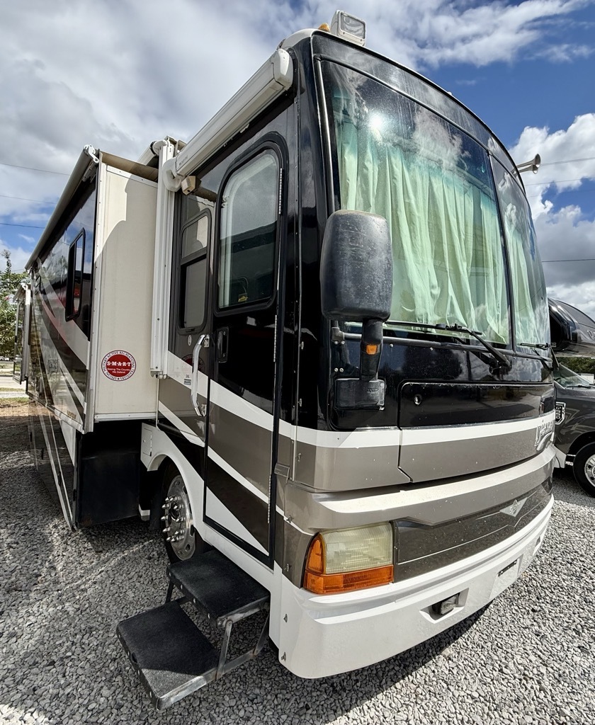 2003 Fleetwood DISCOVERY 39L in carencro LA