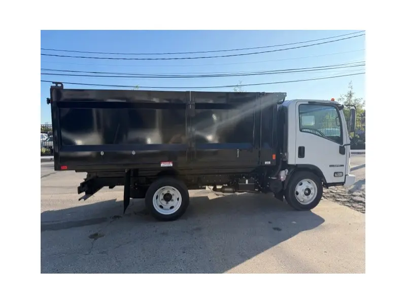 2026 ISUZU NPR HD