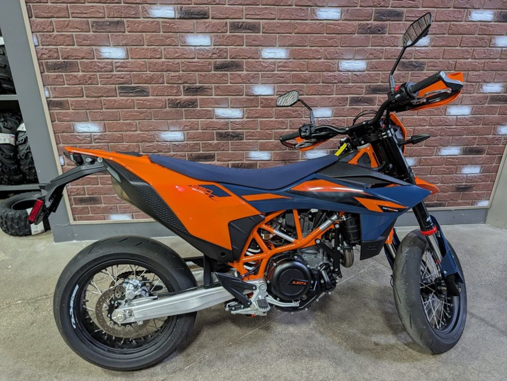 2026 KTM SMC 690 R 690 R in Dimondale, MI
