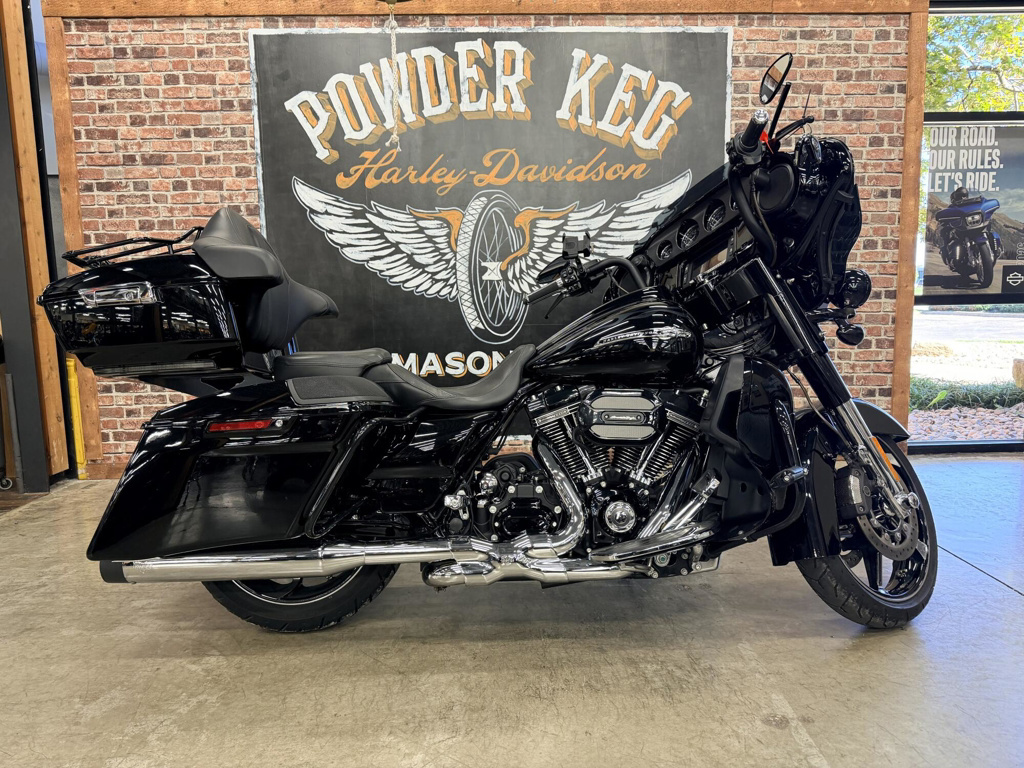 2016 Harley-Davidson Street Glide CVO CVO in Mason, OH