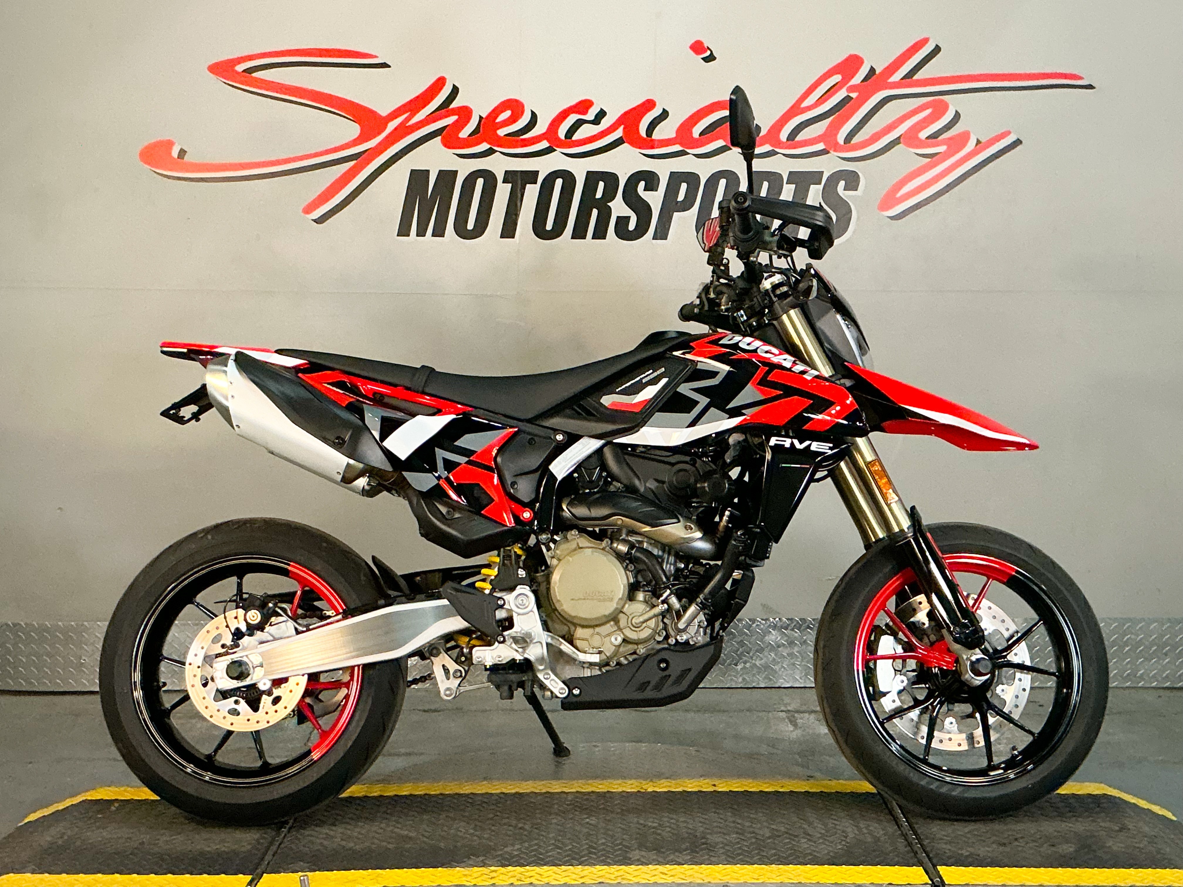 2025 Ducati Hypermotard 698 Mono RVE 698 MONO RVE in Sacramento, CA