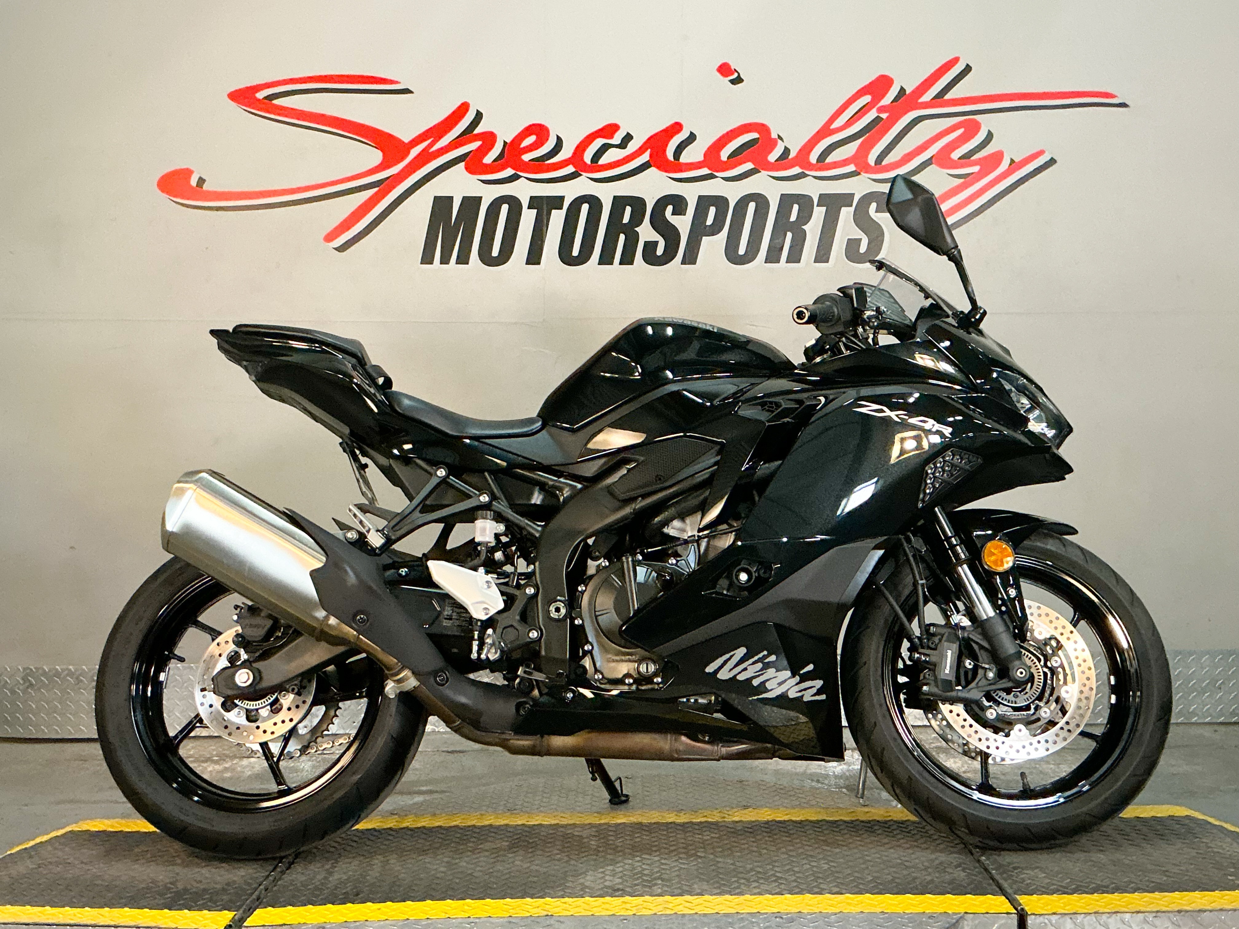 Buy Online - Used 2024 Kawasaki Ninja ZX-4R Abs For Sale in