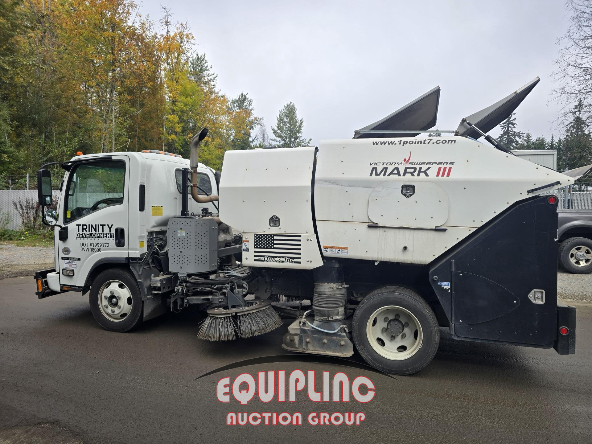 2022 ISUZU NQR in Graham, WA