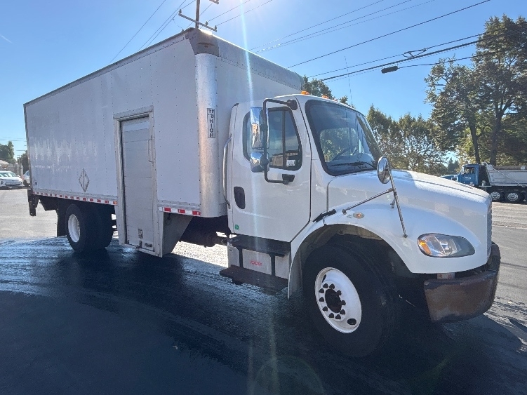 2017 FREIGHTLINER BUSINESS CLASS M2 106 in Portland, OR