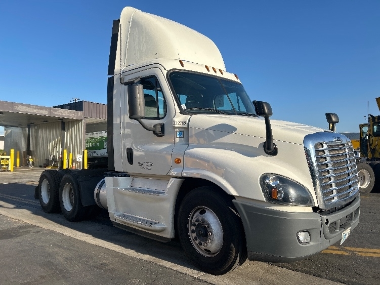 2019 FREIGHTLINER CASCADIA 125 in Fontana, CA