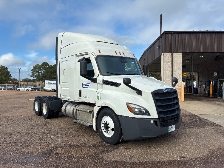 2021 FREIGHTLINER CASCADIA 126 in Jackson, MS