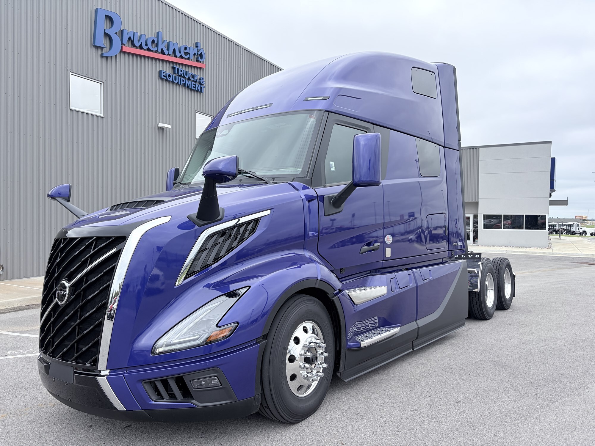 2027 VOLVO VNL64T860 in Tulsa, OK