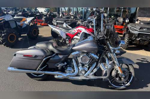 2014 Harley-Davidson Street Glide Special in sublimity OR